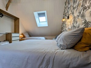 1 bedroom, free WiFi, bed sheets