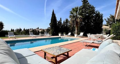 Beautiful Villa With Pool Scenic Views Sleeps 8