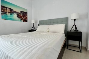 Villa | 3 bedrooms - Beautiful Villa With Pool Scenic Views Sleeps 8 (Mijas)