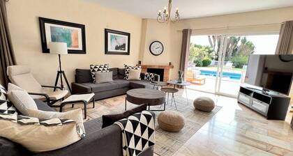 Beautiful Villa With Pool Scenic Views Sleeps 8