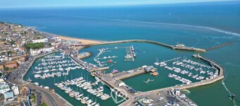 Starfish Cottage is a charming retreat in Broadstairs, sleeping six, 30 seconds from the beach