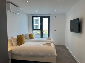 2 chambres, fer et planche à repasser, Wi-Fi gratuit, draps fournis