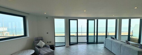 This apartment is a 2 bedroom(s), 2 bathrooms, located in Ramsgate, England.