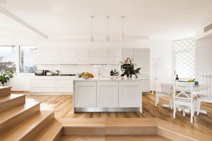 Luxury Apartment, 3 Bedrooms, Sea View | Private kitchen | Full-size fridge, microwave, oven, stovetop - YourHome - Relais Barbara (Sorrento)
