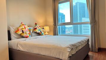 Elite Condo, 2 Bedrooms, Non Smoking, Pool Access | Free WiFi, bed sheets
