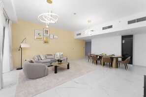 Deluxe Apartment, Balcony, City View | Living area
