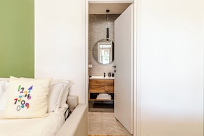 Chambre Quadruple Familiale, salle de bains privée