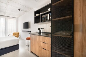 1 bedroom, desk, iron/ironing board, WiFi