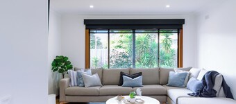 Beachside Breeze - 4pm check out on Sundays*