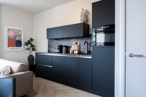 Fridge, microwave, oven, stovetop - 2 Bedroom Apartment with 4 Beds - Perfect for groups! (Nijmegen)