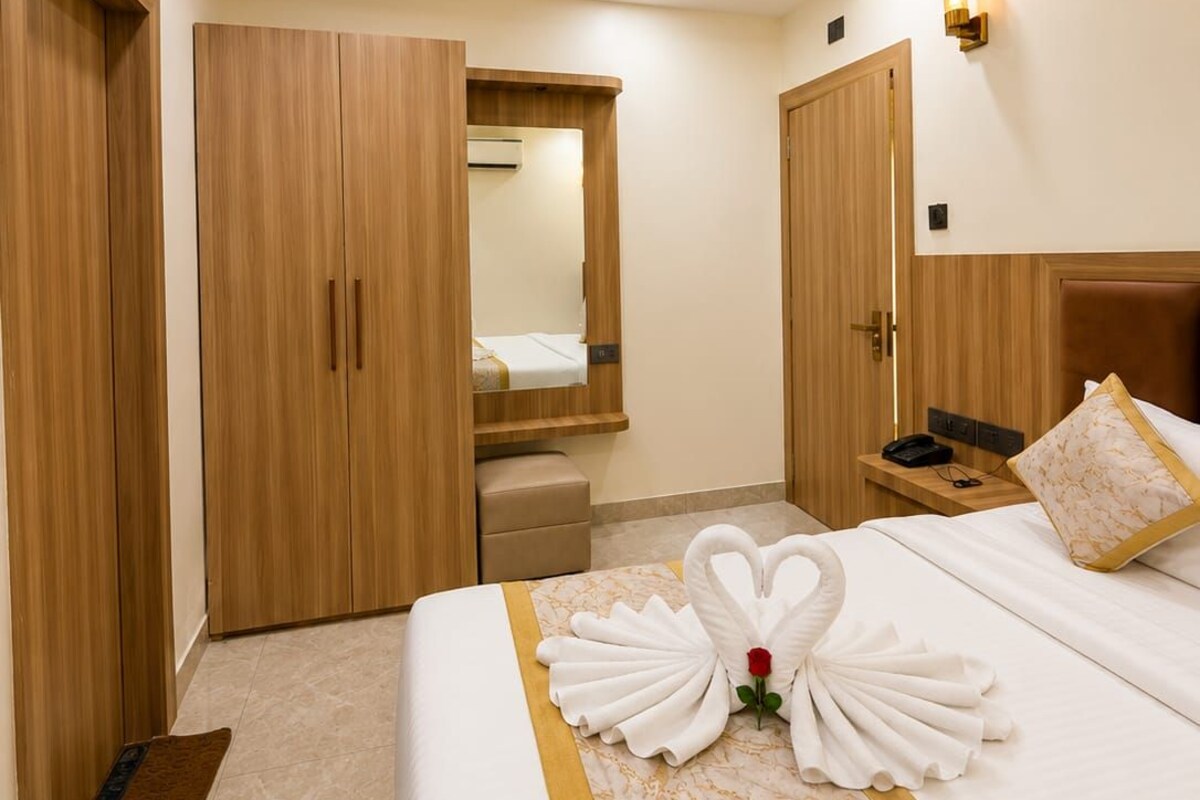 Superior Room | Iron/ironing board, WiFi (free), bed sheets