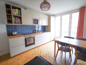 Fridge, microwave, oven, dishwasher