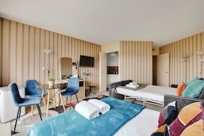 1 bedroom, iron/ironing board, free WiFi, bed sheets