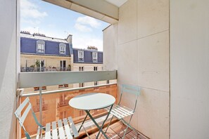 Outdoor dining - Beautiful NEW designer apartment near Gare de Lyon (París)