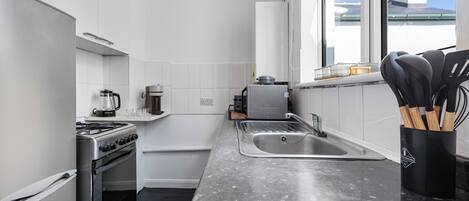 アパートメント | 専用キッチン | 冷蔵庫、電子レンジ、オーブン、コンロ