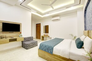 ห้องดีลักซ์ดับเบิล, วิวเมือง | โต๊ะทำงาน, พื้นที่ทำงานแบบใช้แล็ปท็อป, ห้องเก็บเสียง, Wi-Fi ฟรี