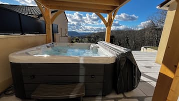 Bain à remous extérieur