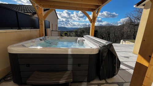 Maison avec spa privatif et vue sur la vallée de la Dordogne