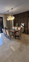 5 quartos, quartos à prova de som, ferros/tábuas de passar roupa