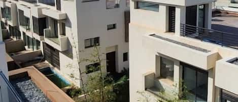 5 bedrooms, soundproofing, iron/ironing board, free WiFi