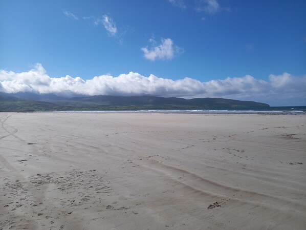 Beach - Atlantic Ocean and Mountain View Cottage in Kerry (Ballyduff)
