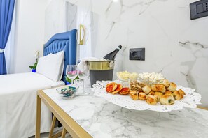 In-room dining - MISS SUITE  (Rome)