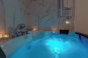 Luxury Room | In-room safe, desk, laptop workspace, soundproofing - MISS SUITE  (Rome)
