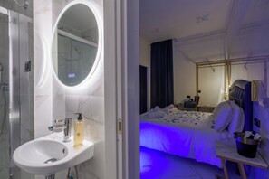 Luxury Room | In-room safe, desk, laptop workspace, soundproofing - MISS SUITE  (Rome)