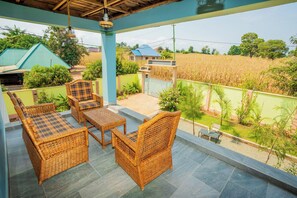 Comfort Twin Room | Terrace/patio - Kilimanjaro Home Of Travelers (Moshi)