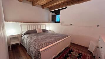 2 chambres, fer et planche à repasser, lit parapluie, Wi-Fi gratuit