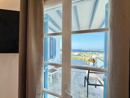 Suite, Sea View, Rooftop, Terrace | Servicio de la habitación