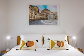Double Room, Balcony | Soundproofing, free WiFi - Direlo Guest House (Naples)