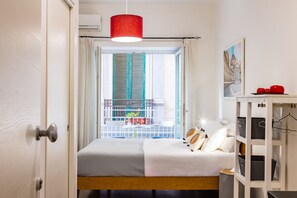 Tweepersoonskamer, balkon | Geluiddichte muren, gratis wifi