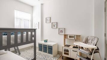 Family Apartment, City View | 4 bedrooms, iron/ironing board, free WiFi