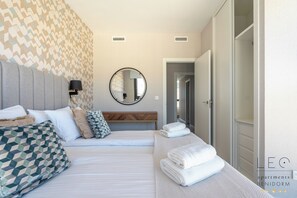Appartamento Deluxe, vista mare | 2 camere, postazione laptop, Wi-Fi gratuito