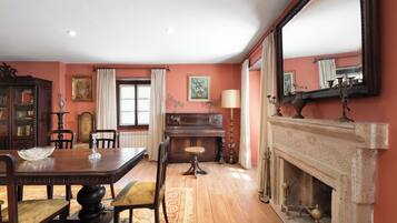 Casa, varias habitaciones (Pazo Moreda) | Comedor