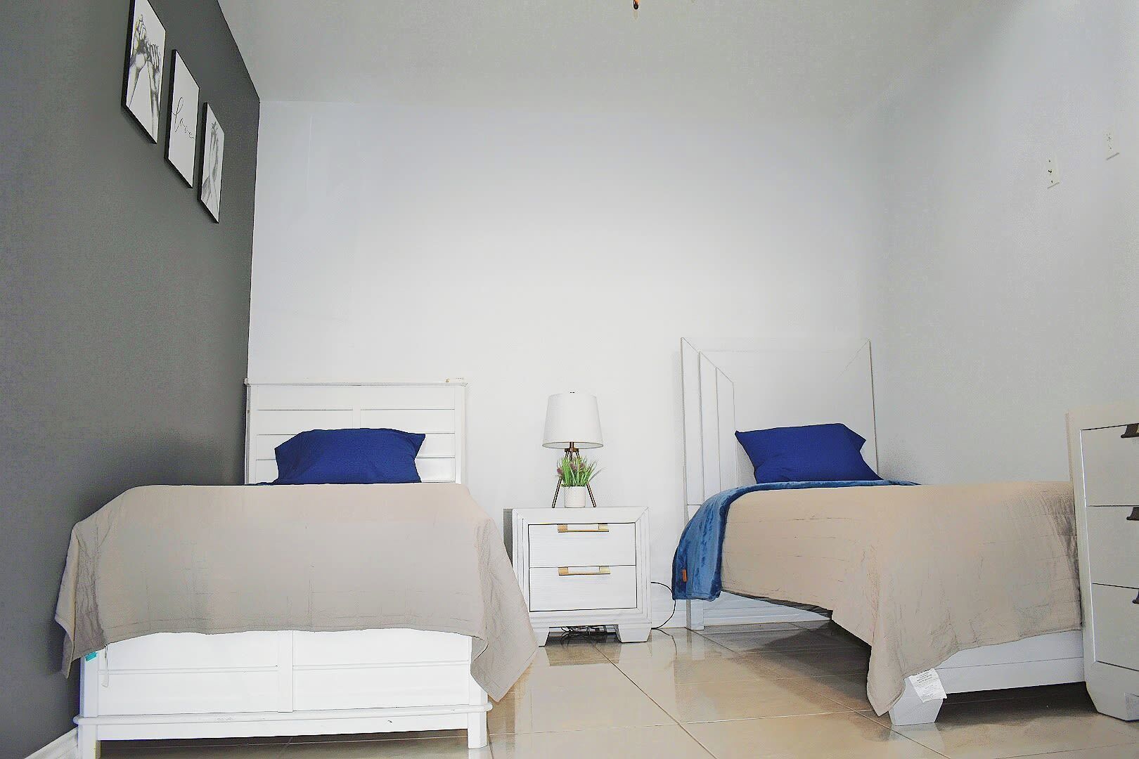 3 habitaciones, escritorio, tabla de planchar con plancha y wifi 