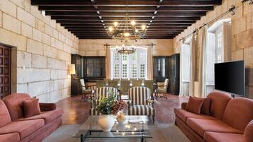 Casa (Palacio de Esgos) | Área de sala de estar | Chimenea