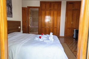 5 bedrooms, iron/ironing board, free WiFi, bed sheets - Piscina, gym,2 barbacoas, vistas a Sierra Nevada desde terraza en ático de 60m2  (Peligros)