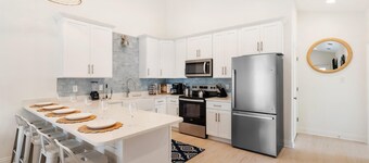 Luxury Retreat on Oleander - Unit F