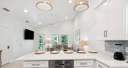 Luxury Retreat on Oleander - Unit G