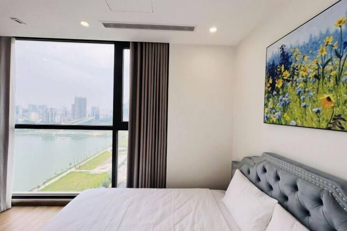2 bedrooms, premium bedding, free minibar items, in-room safe