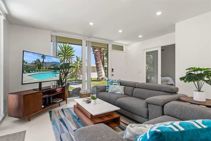 Bamboo Bungalow - Palm Springs, CA