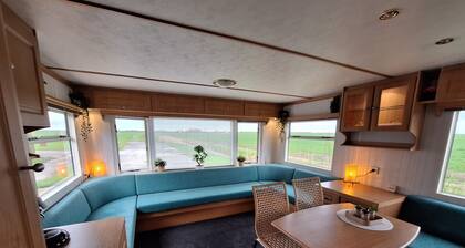 Gezellige Ruime Stacaravan om Lekker tot Rust te Komen bij ons op de Camping