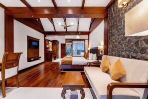 Habitación Royal, 1 cama King size, para no fumadores, baño privado | Ropa de cama de alta calidad y camas con efecto memoria 