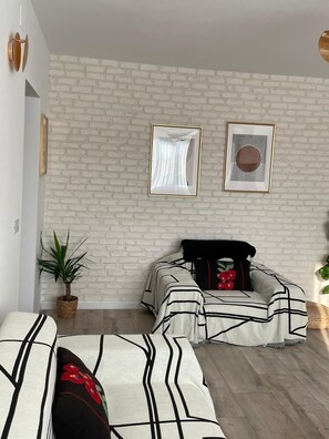 Interior - Cozy apartment in charming Tecuci with AC, WiFi (Tecuci)