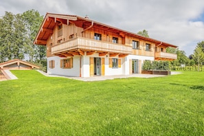 Exterior - "Graf Chiemo Suites" luyury living direkt am Chiemsee mit privatem Seezugang! (Chieming)