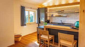 KĂŒhlschrank, Ofen, Herdplatte, GeschirrspĂŒler