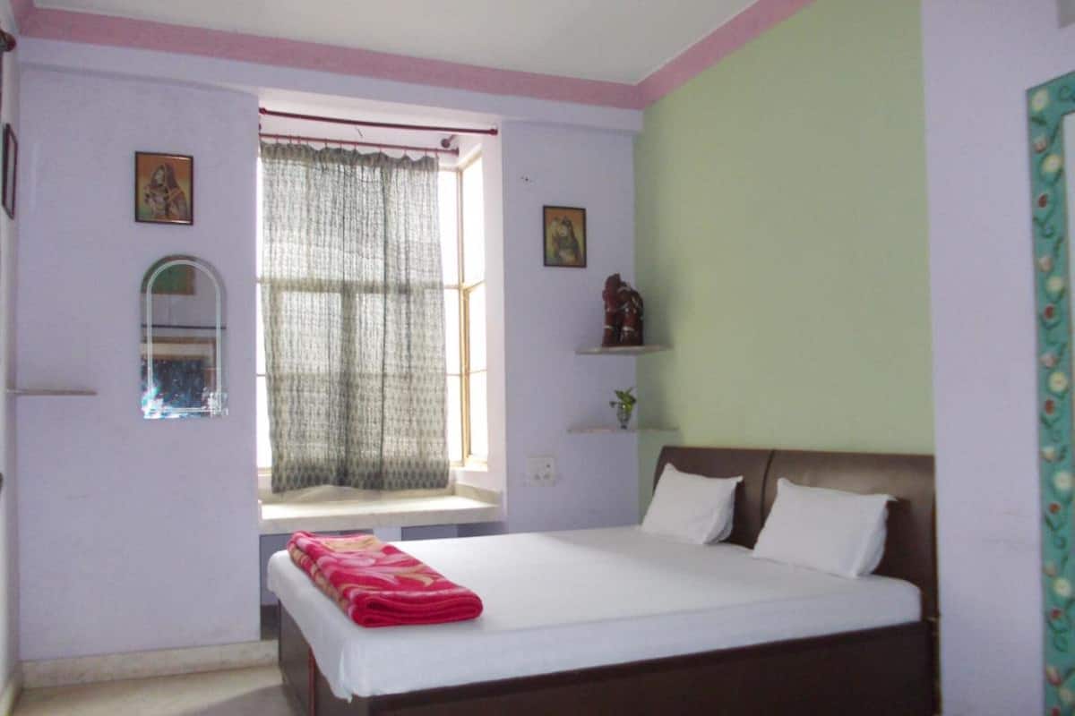 Quarto casal standard, vista para a cidade | Wi-Fi de cortesia, roupa de cama