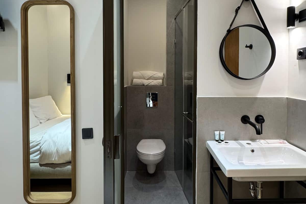 Standard Double Room, 1 Bedroom, Non Smoking | Free WiFi